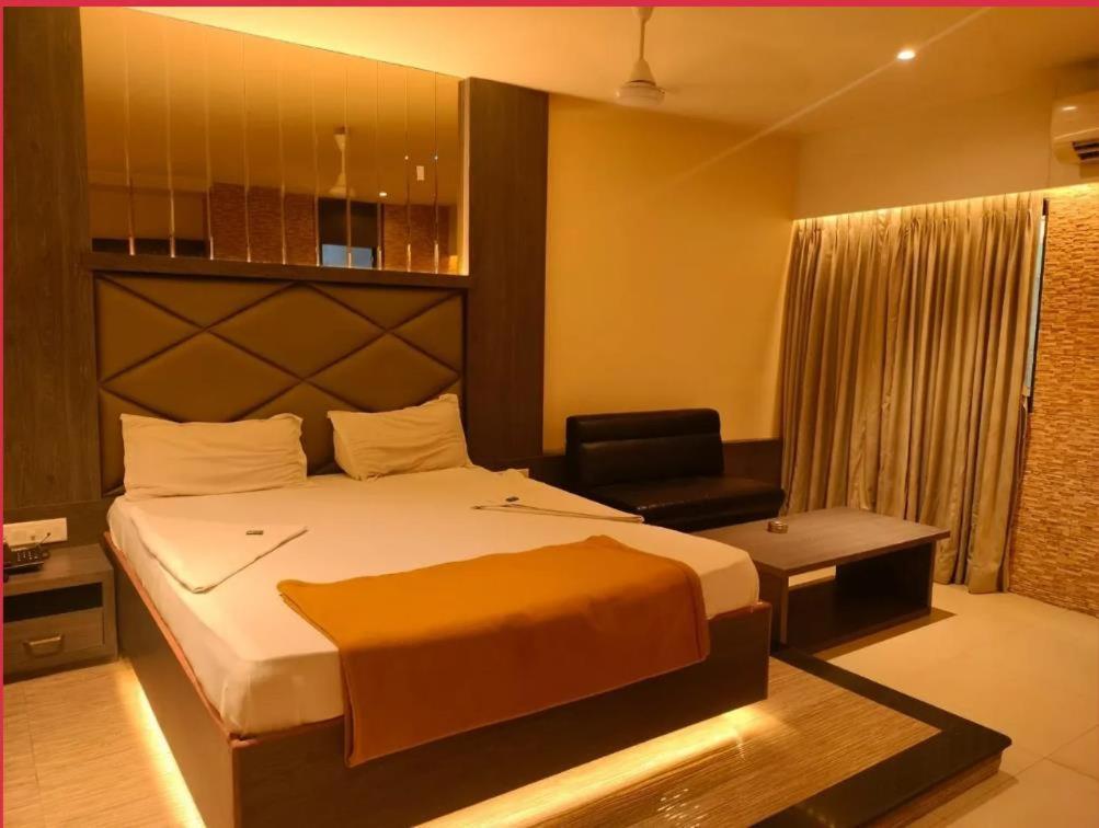 Hotel Sahara Lodging & Boarding Mira-Bhayandar Exterior foto