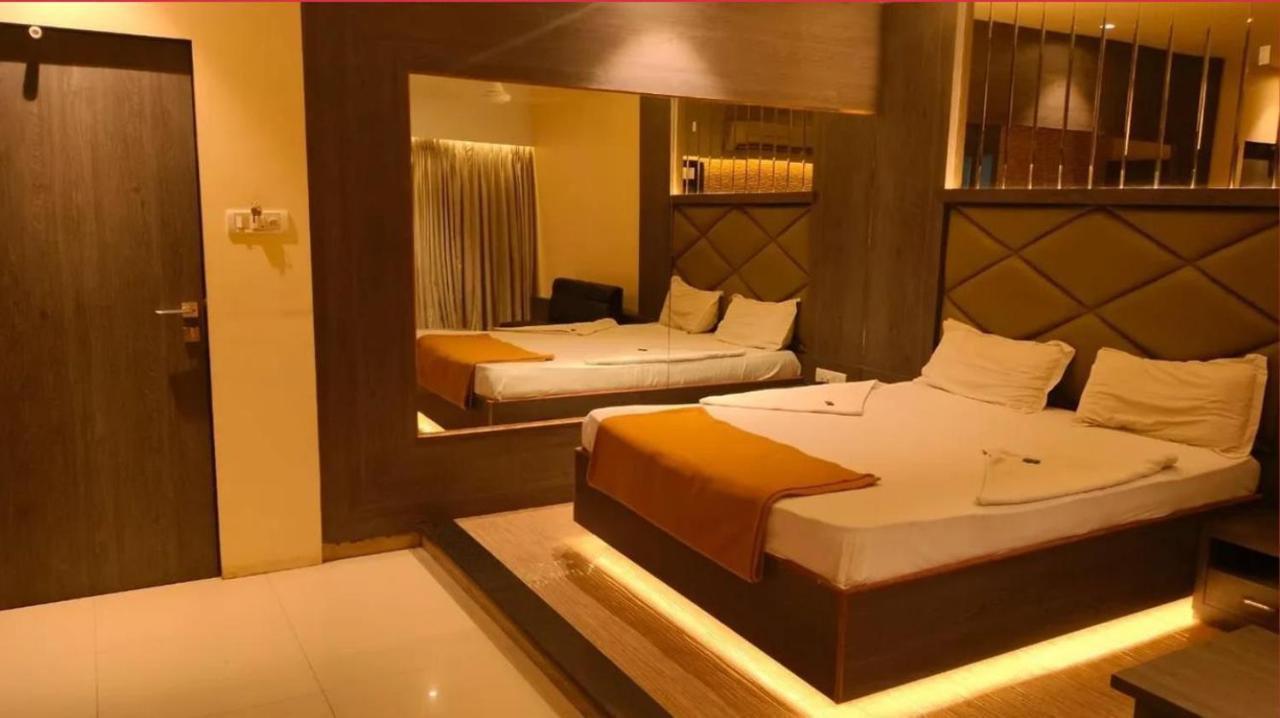 Hotel Sahara Lodging & Boarding Mira-Bhayandar Exterior foto